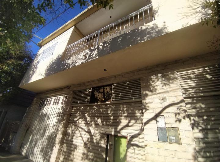 Casa · 110m² · 5 Ambientes · 1 Cochera