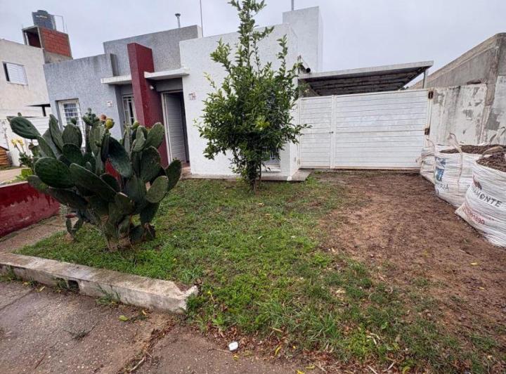 Casa · 50m² · 2 Ambientes · 2 Cocheras