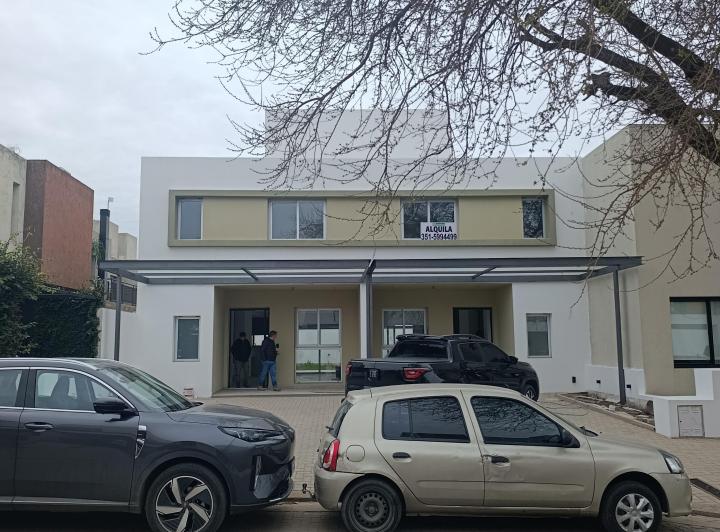 Casa · 170m² · 6 Ambientes · 1 Cochera