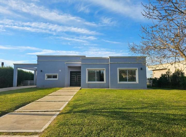 Casa · 210m² · 4 Ambientes