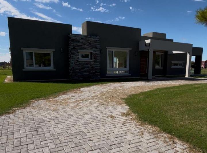 Casa · 223m² · 5 Ambientes