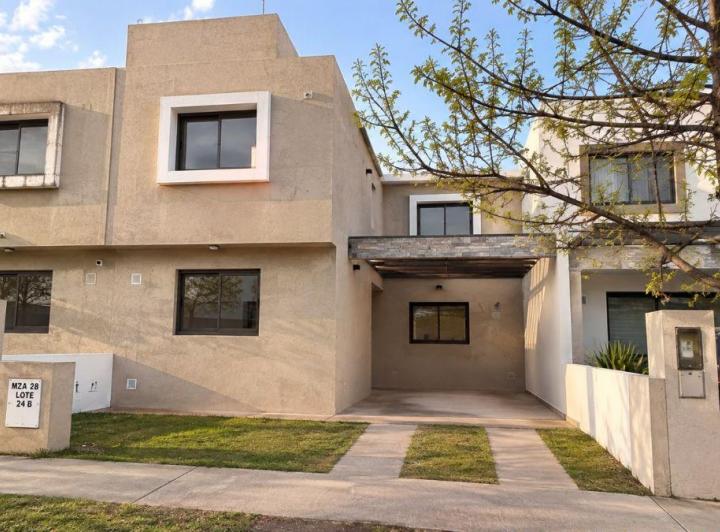 Casa · 160m² · 5 Ambientes · 1 Cochera