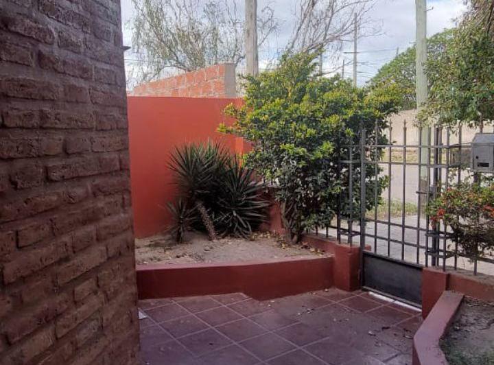 Casa · 5 Ambientes · 1 Cochera