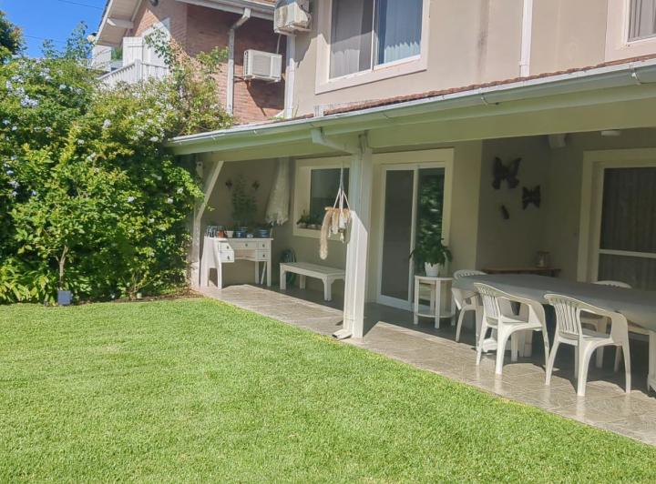 Casa · 200m² · 5 Ambientes · 3 Cocheras