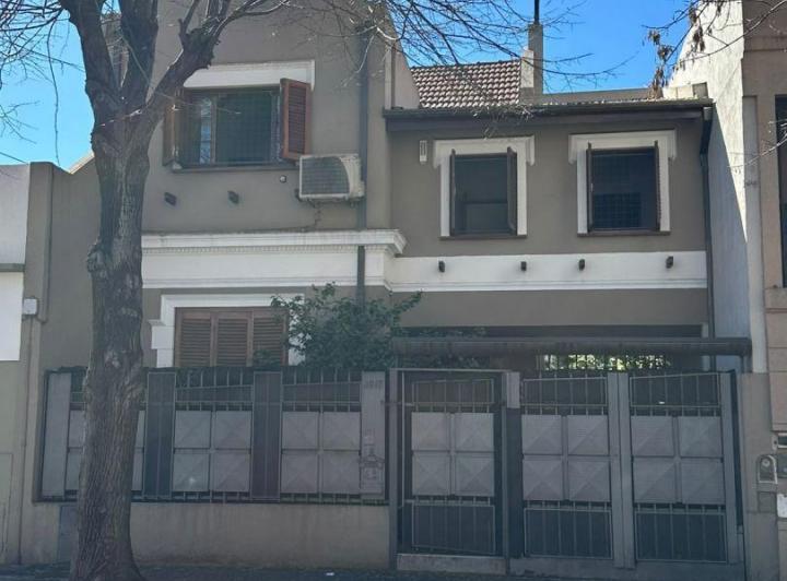 Casa · 178m² · 5 Ambientes · 1 Cochera