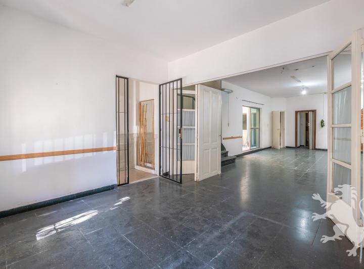 Casa · 228m² · 6 Ambientes · 1 Cochera