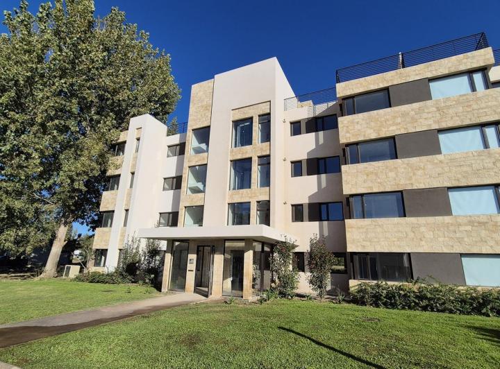 Departamento · 90m² · 2 Dormitorios · 1 Cochera