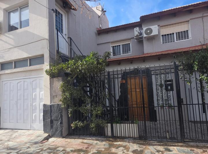 Casa · 140m² · 7 Ambientes · 1 Cochera