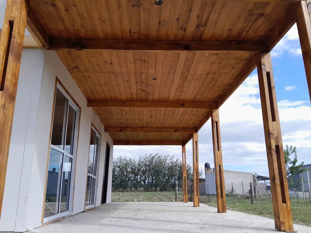 TERRENO DE 1000 MTS Y  QUINCHO EN CONSTRUCCION