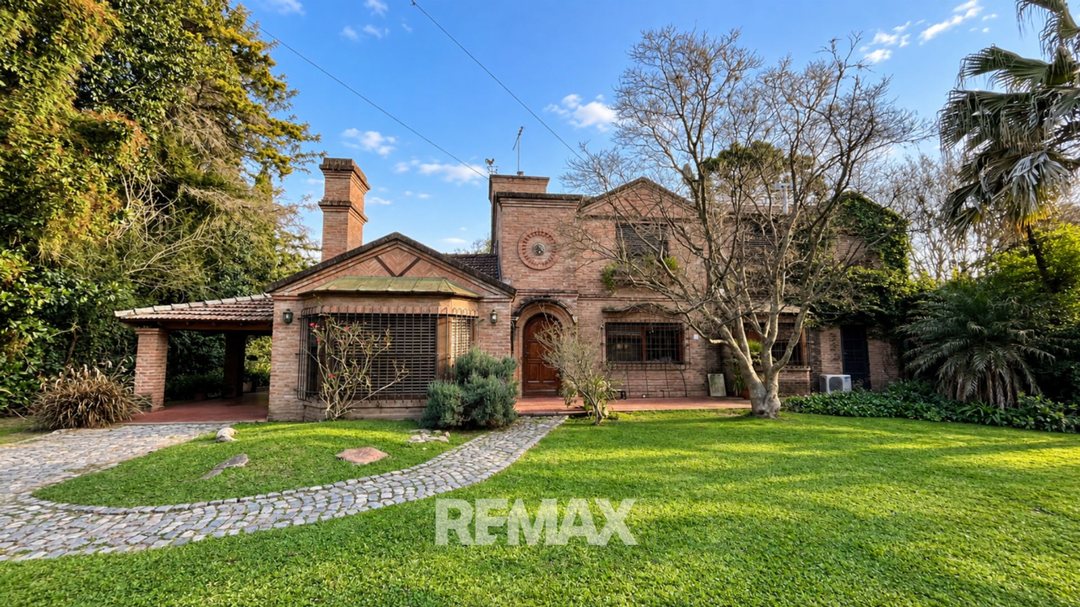 Casa en Venta 6 amb. 1.800 m² Maq. Savio Escobar
