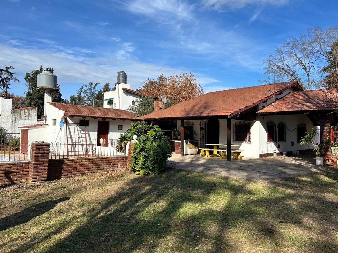 CASA QUINTA EN VENTA CON DEPARTAMENTO Y GALPON