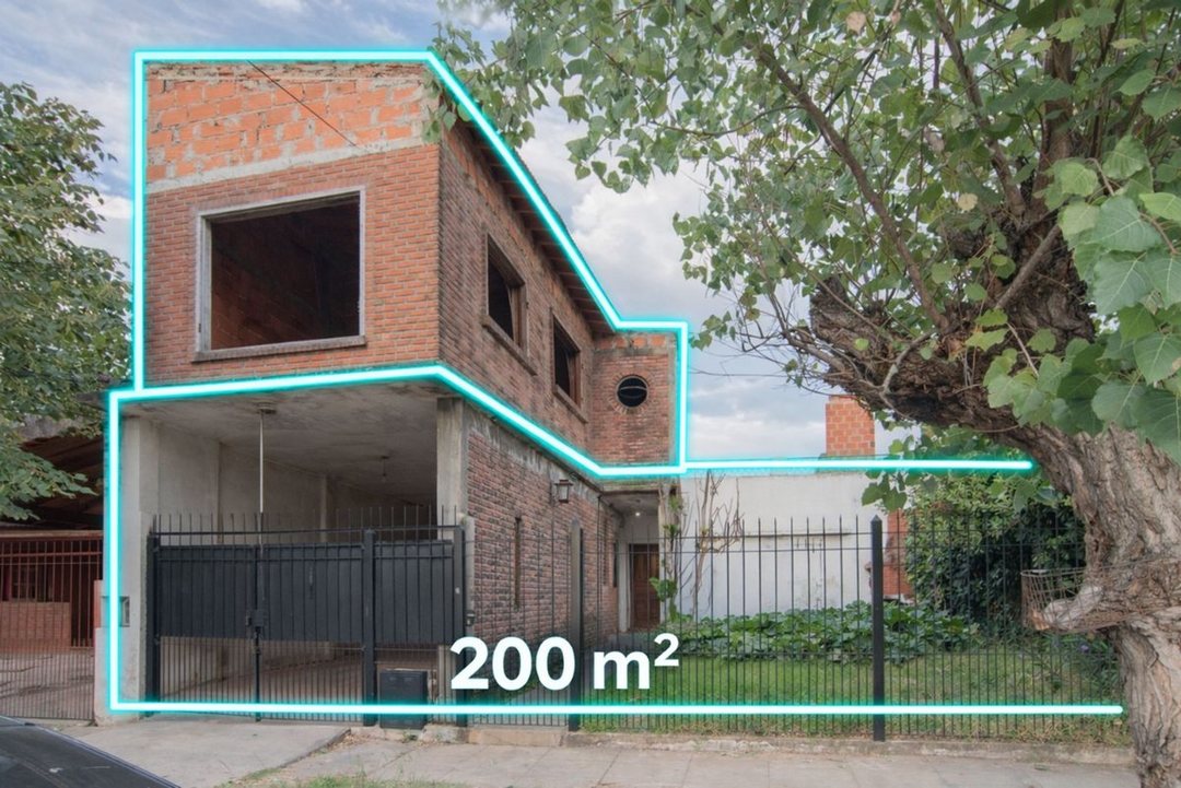 VENTA CASA 4 AMBIENTES HURLINGHAM OPORTUNIDAD