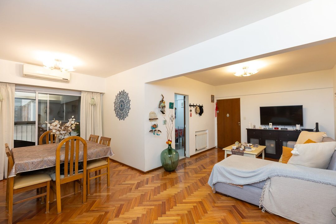 VENTA DEPTO 4 AMBIENTES CON BALCON