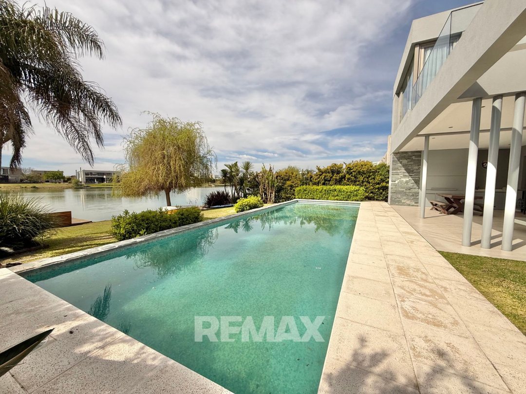 Venta casa El canton 6 amb. muelle pileta segurid
