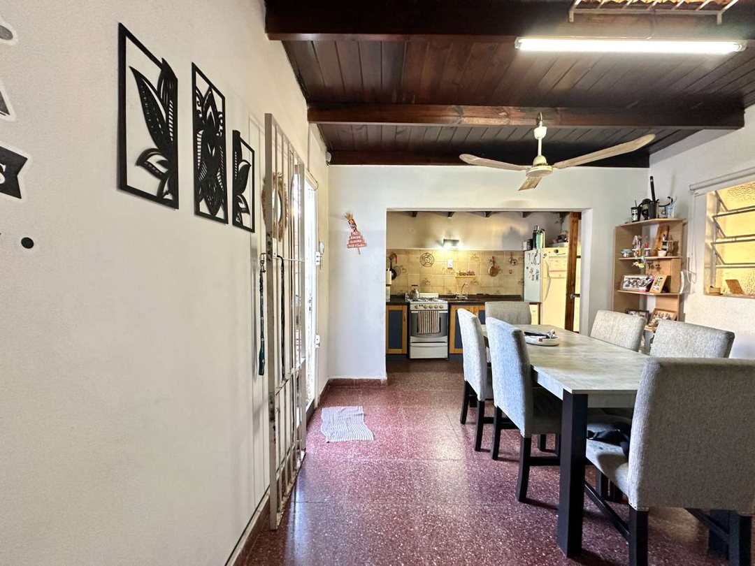 CASA 3 AMBIENTES C/COCHERA QUINCHO JARDÍN Y PATIO