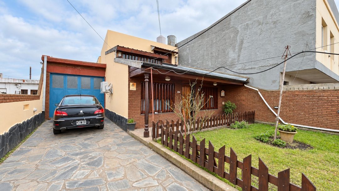 CASA 3 AMB EN VENTA EN LAS AVENIDAS CON GALPON