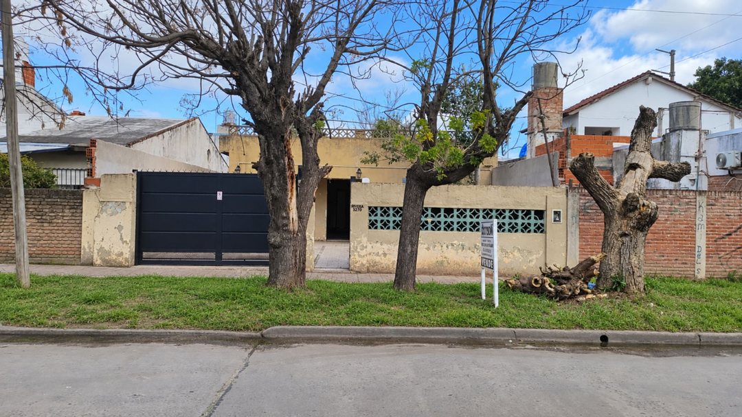 Venta casa 5 amb. jardín y cochera Ituzaingó