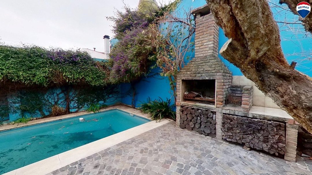 VENTA CASA 5 AMBIENTES PILETA Y COCHERA QUILMES