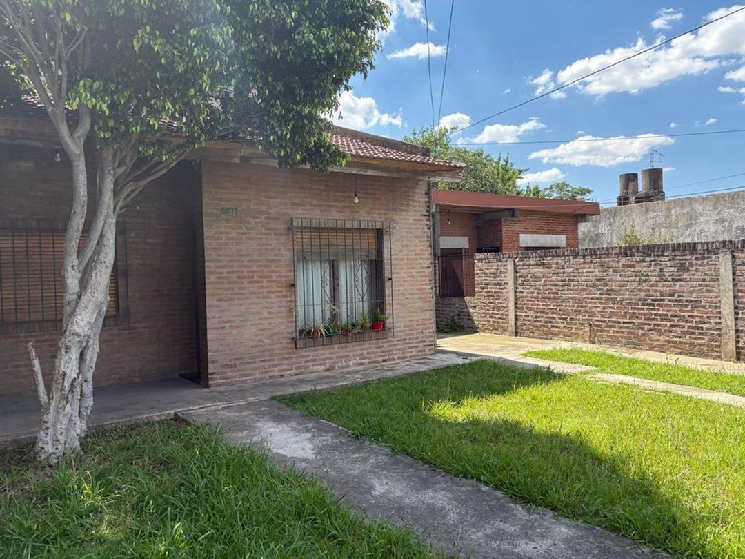 casa 5 amb venta Isidro Casanova lote propio
