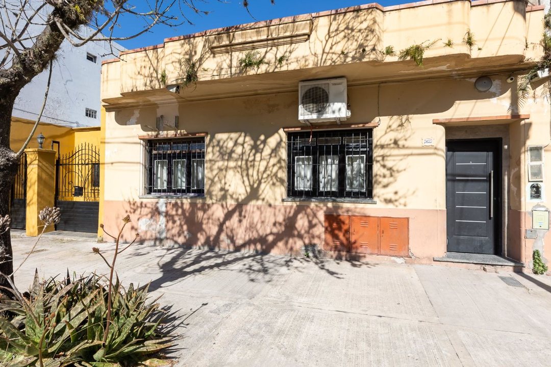VENTA CASA MULTIFAMILIAR 7 AMBIENTES VILLA LUGANO