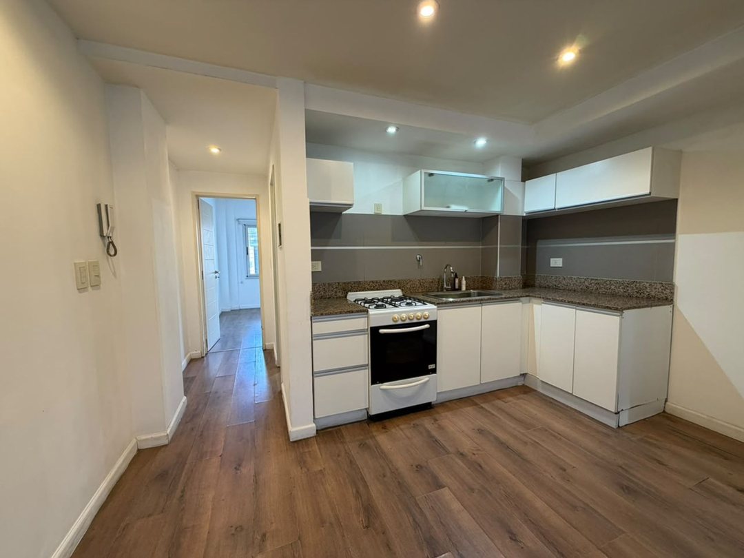 DEPARTAMENTO 2 AMBIENTES CON PATIO EN BANFIELD