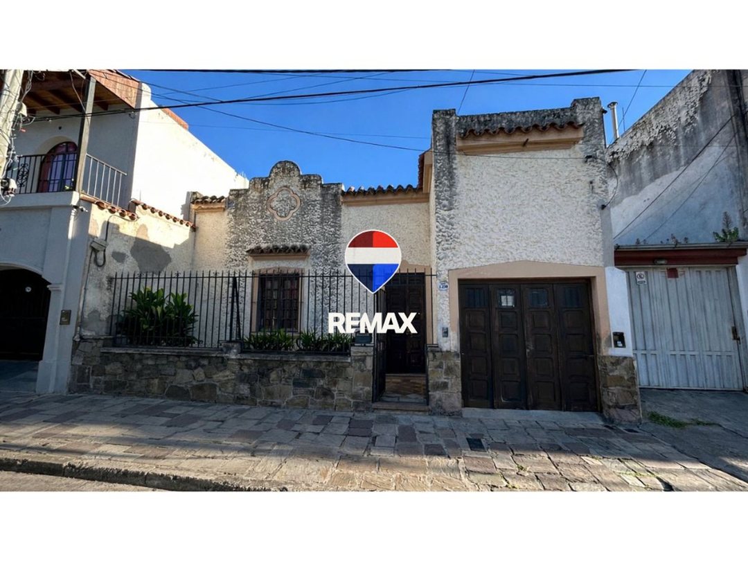 VENTA CASA MICROCENTRO 5 AMBIENTES A RAFACCIONAR