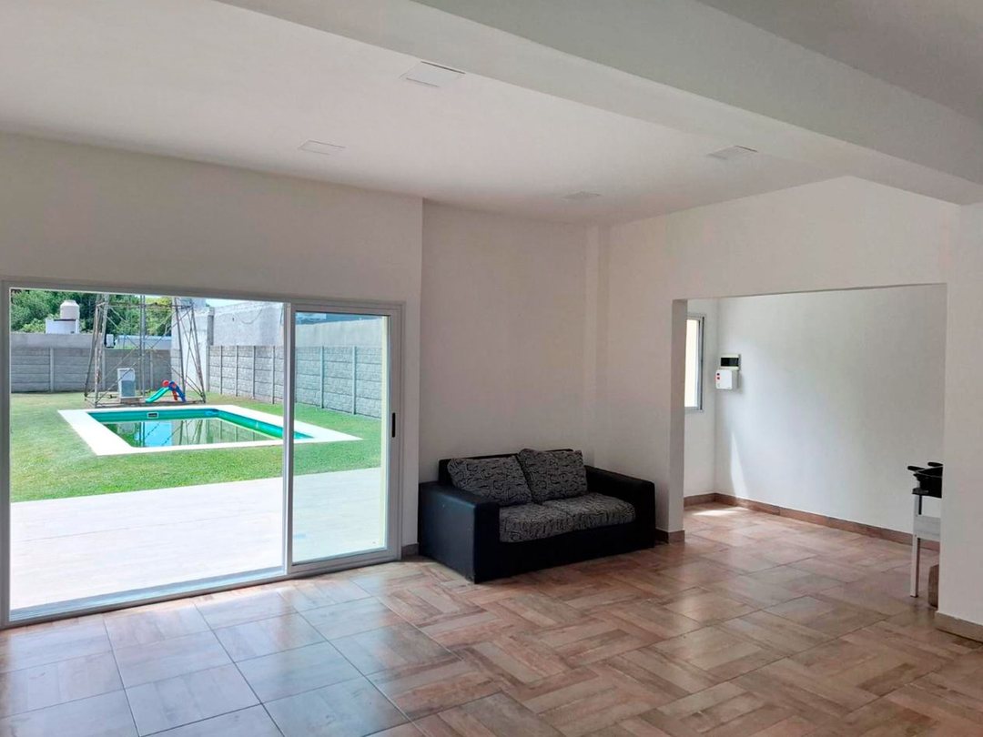 VENTA CASA TIPO LOFT LA REJA CON PILETA- IMPECABLE