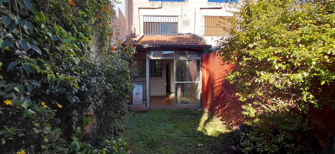VENTA PH CASTELAR 3 AMB, PARQUE Y COCHERA