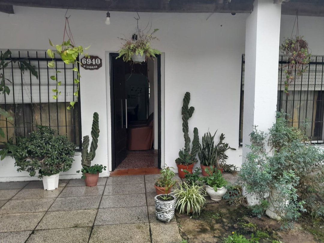 VENTA CASA 3 AMBIENTES COCHERA-PATIO G LAFERRERE