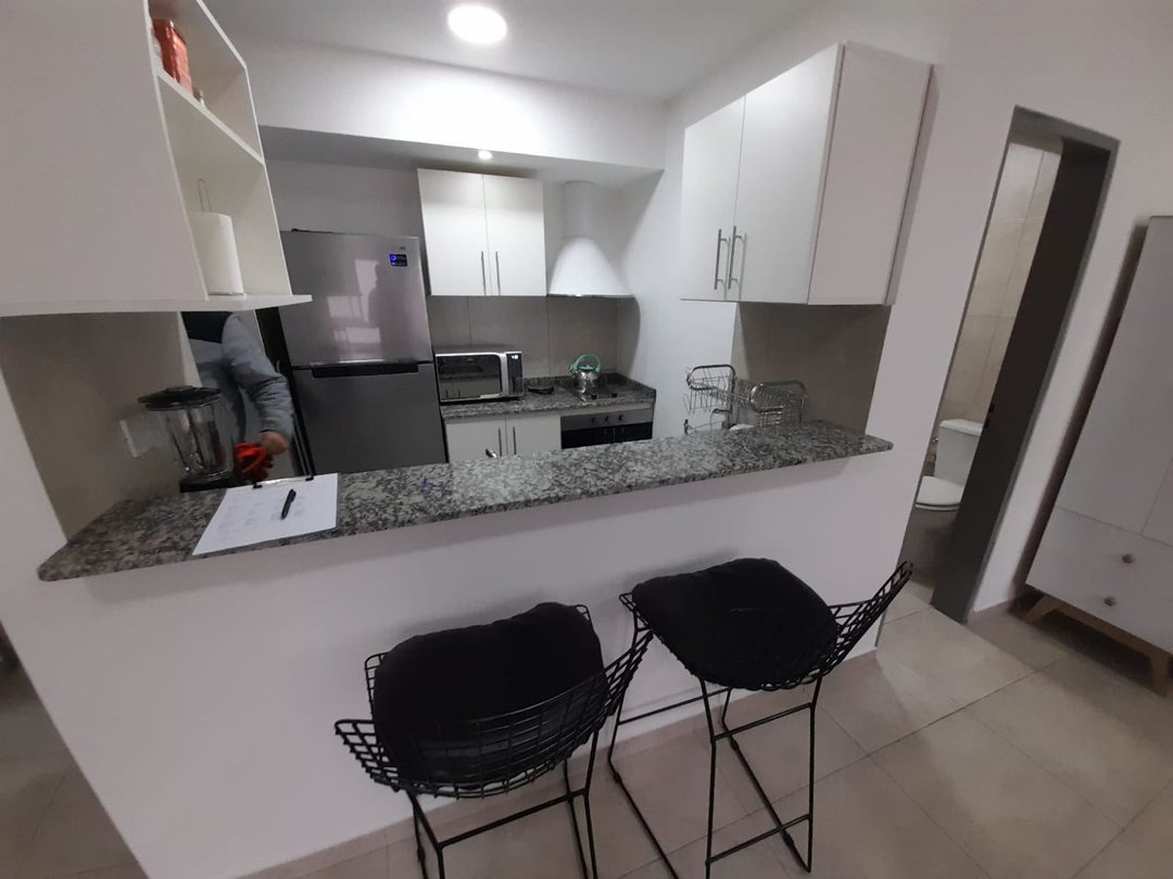 VENTA MONOAMBIENTE CON COCHERA EN ITUZAINGO