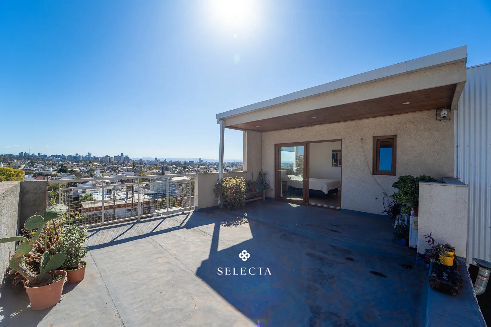 Dúplex de 2 dormitorios con terraza y cochera en barrio Sarmiento, SALDIAS 2169
