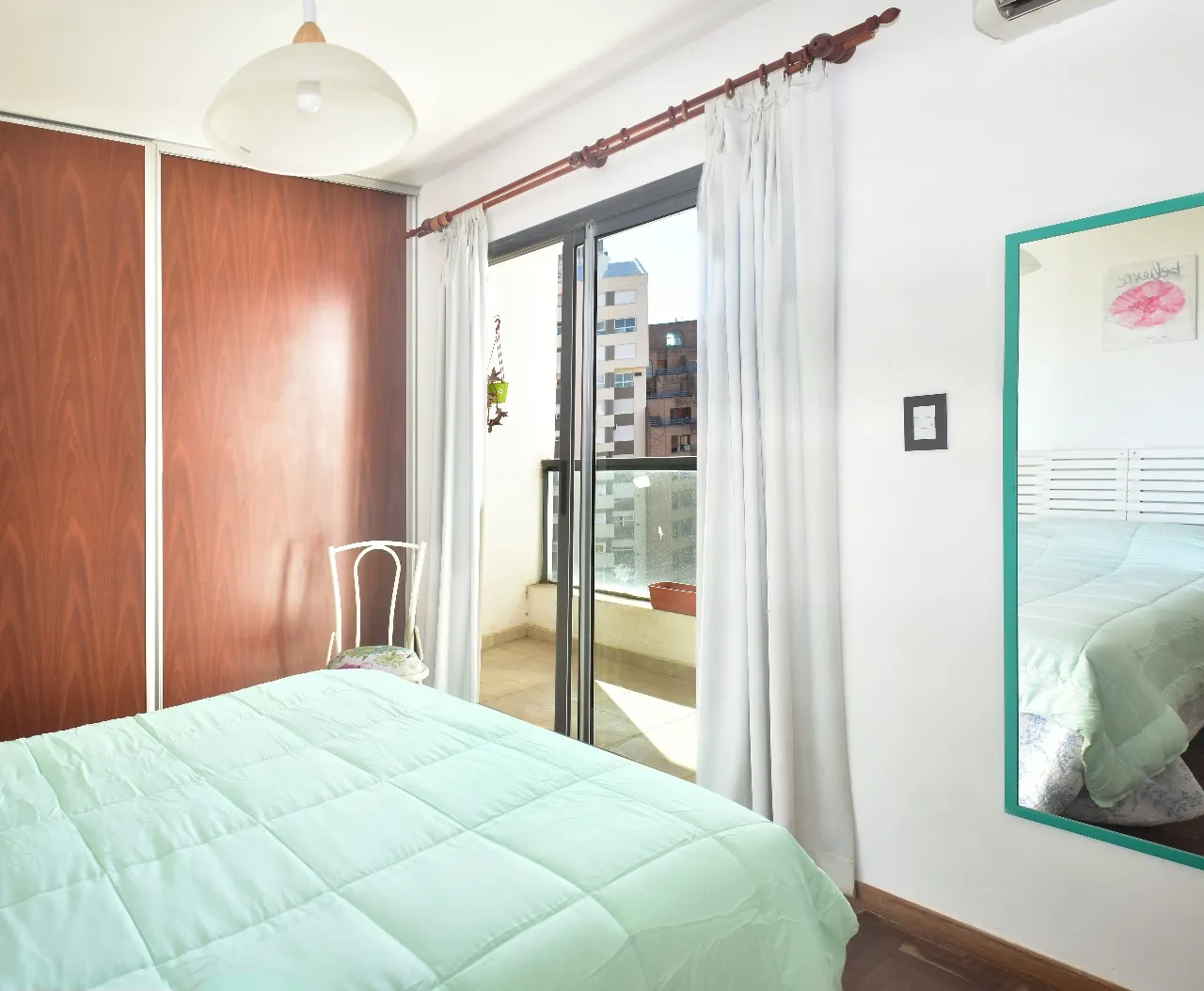 VENDO DPTO AMOBLADO DE UN DORMITORIO EN CALLE INDEPENDENCIA 1424