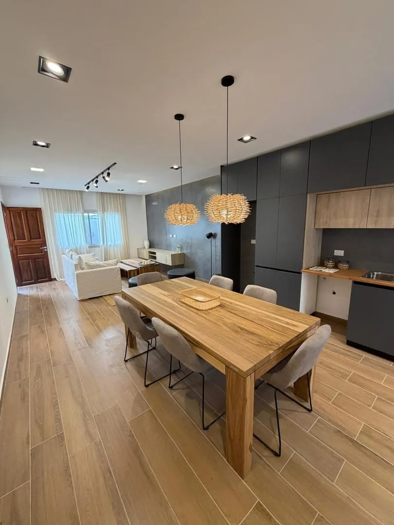 Departamento en venta de 2 dormitorios con patio y asador
