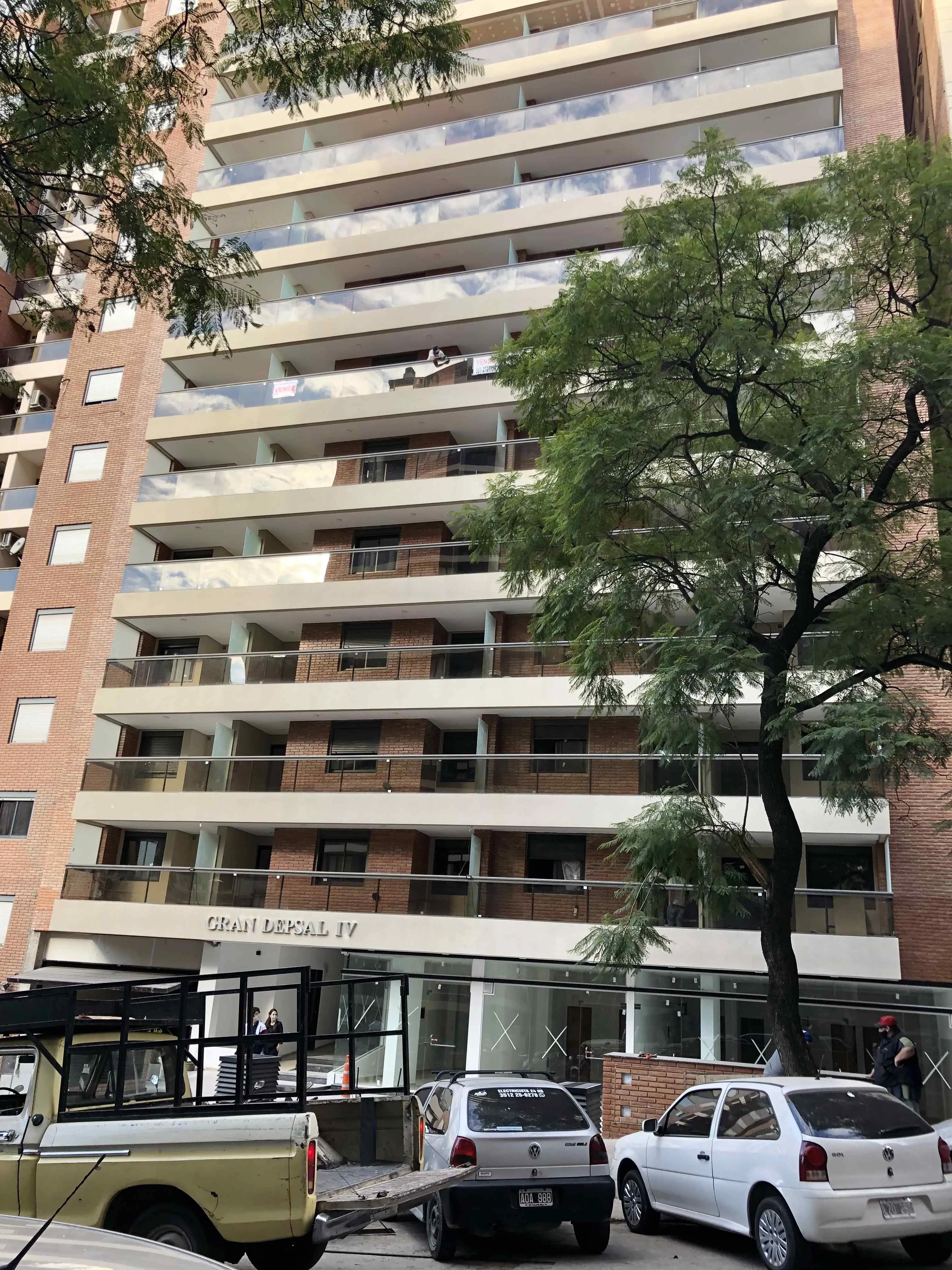 Alq Nva CBA,Dto, 2 dor, 2 baños,uno suite, sup 70 m2, sup patio propio 80 mt2