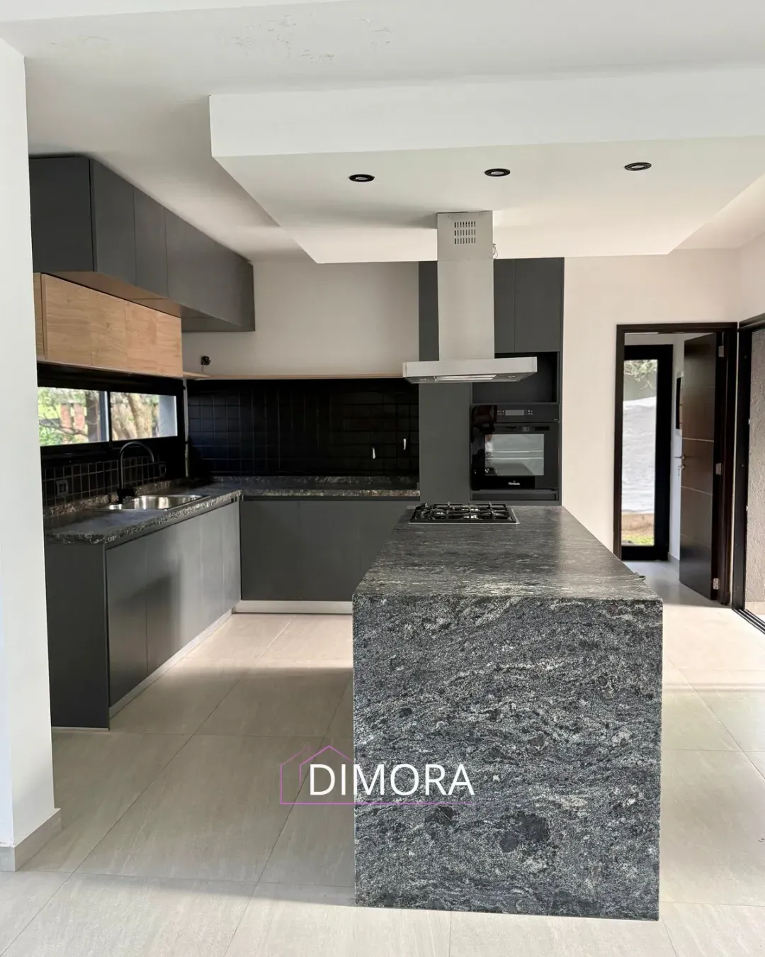 ALQUILER- BARRIO PRIVADO "LAS CAÑITAS"- CASA A ESTRENAR: 2 DORM, 2 BAÑOS, COCHERA, JARDIN, COCINA, DETALLES UNICOS... IMPERDIBLE