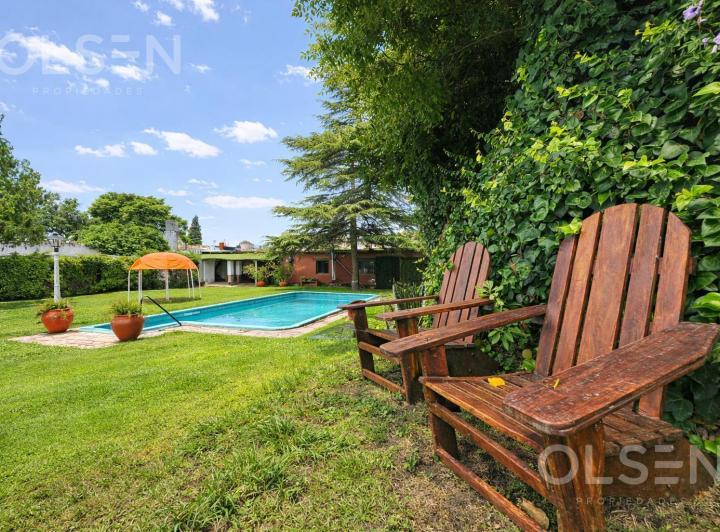 Casa · 560m² · 6 Ambientes · 4 Cocheras