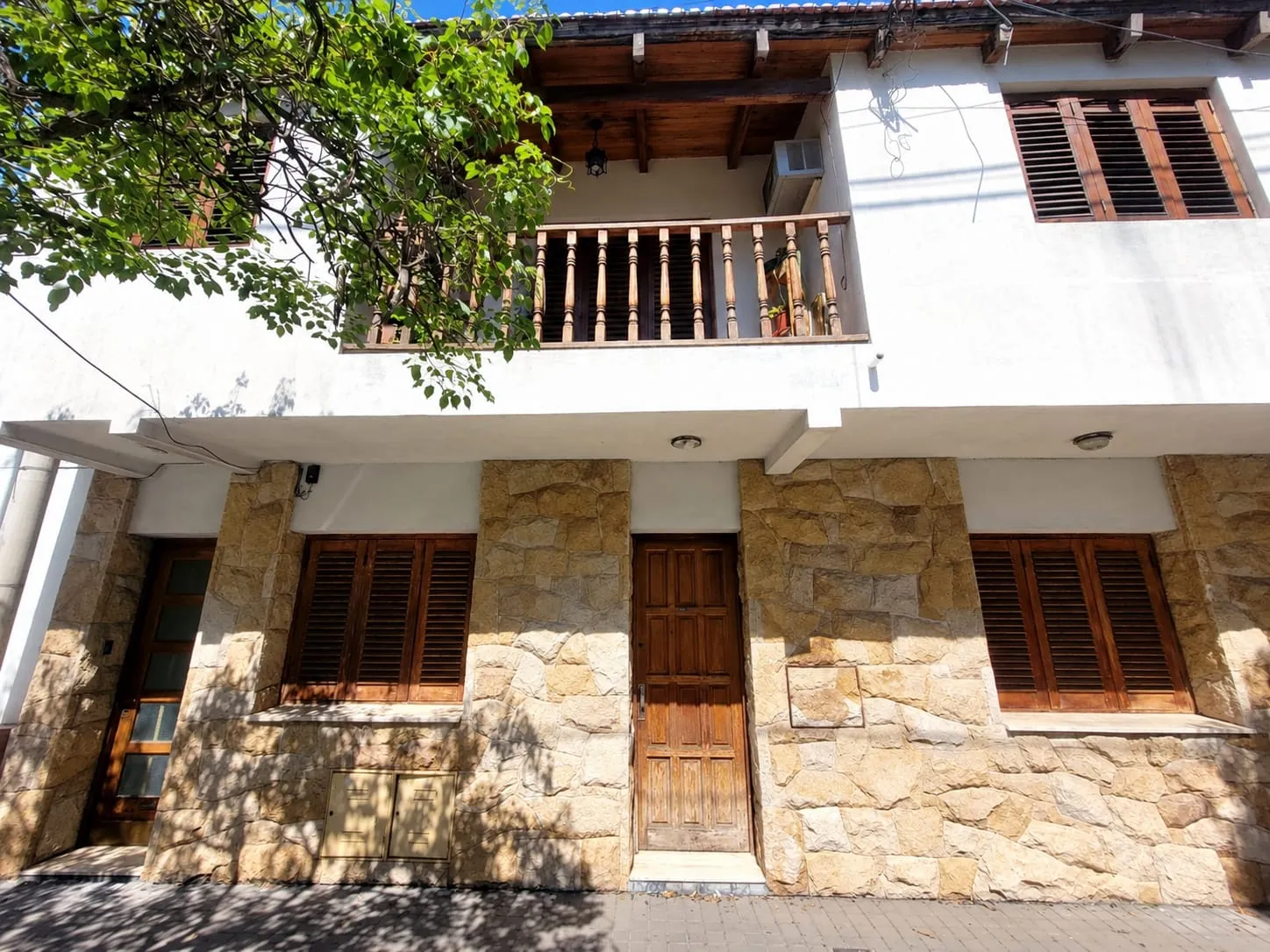 VENDO CASA 5 DORM BARRIO COFICO