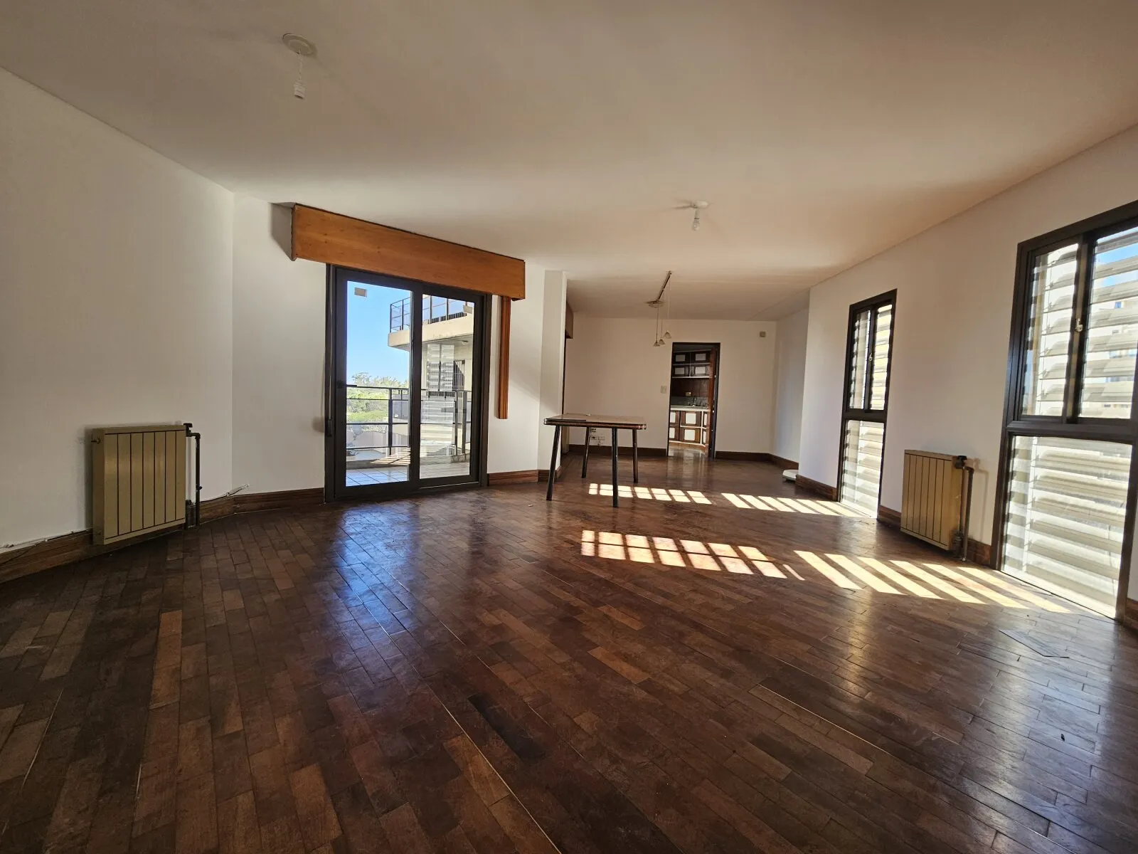 Piso + Cochera en venta Frente al Parque - Nueva Córdoba