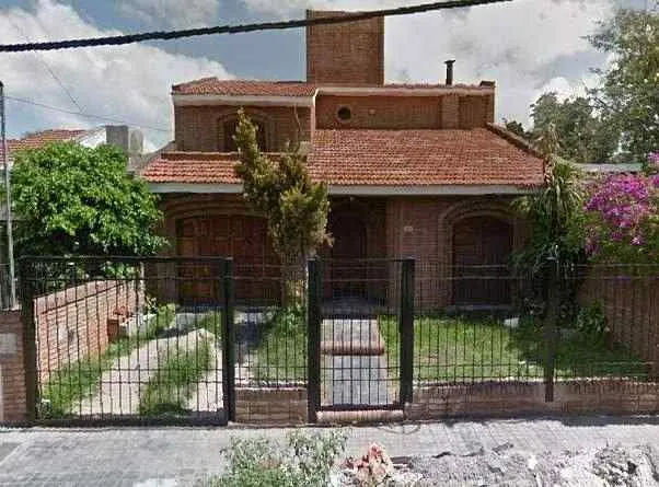 VENTA CASA  3 DORMITORIOS BARRIO CENTENARIO ZONA ORFEO