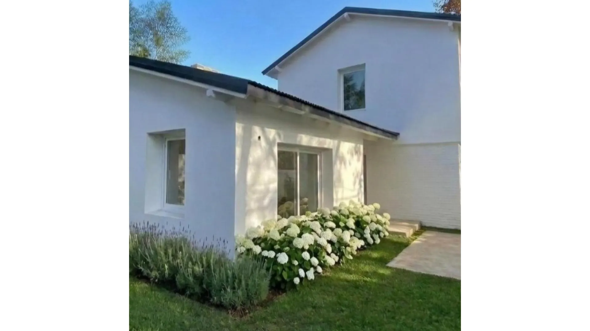 Casa con jardin reciclada a nuevo en Béccar