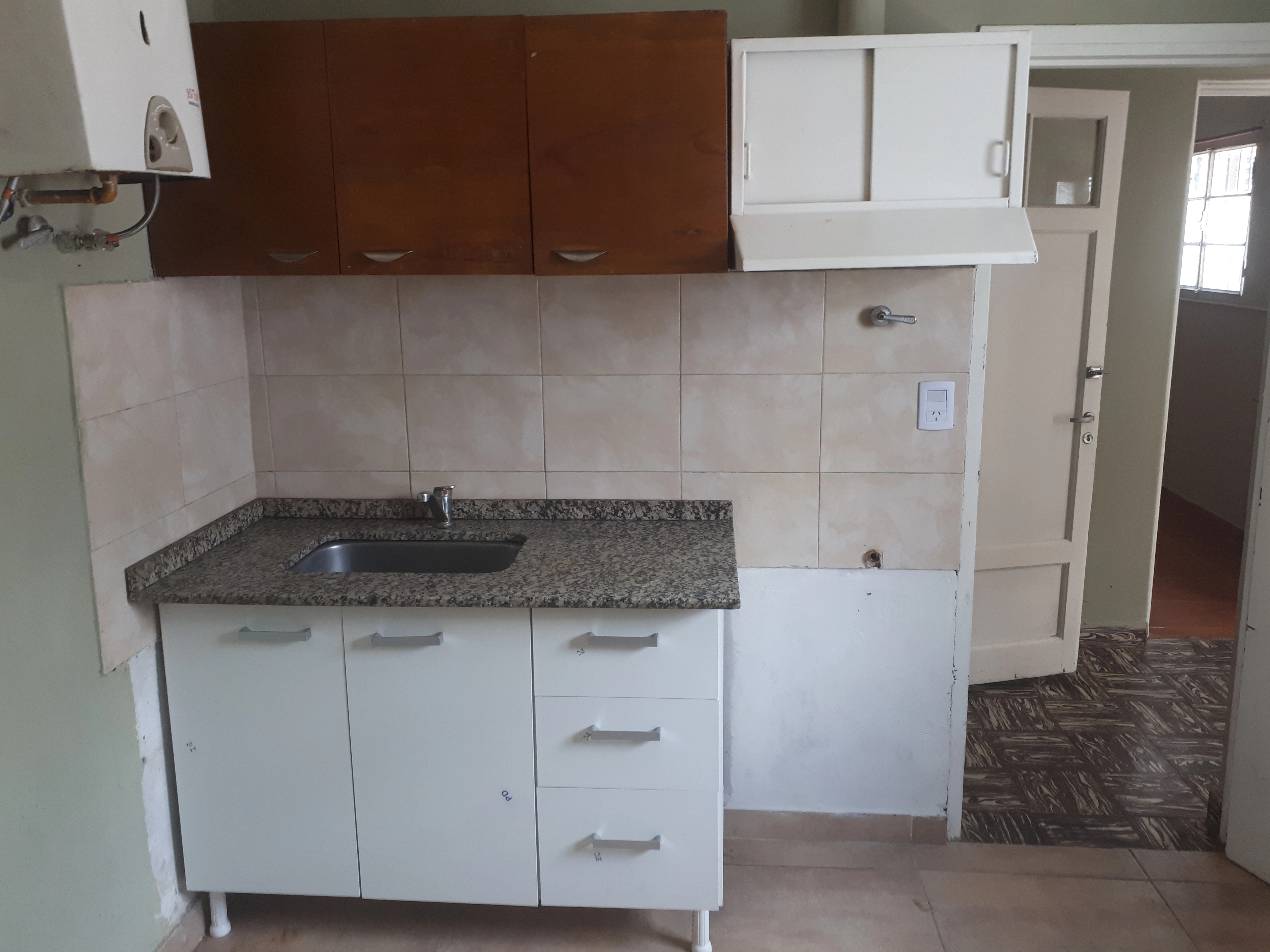 Lindo Departamento, amplio, 2 patios, sin expensas!!!