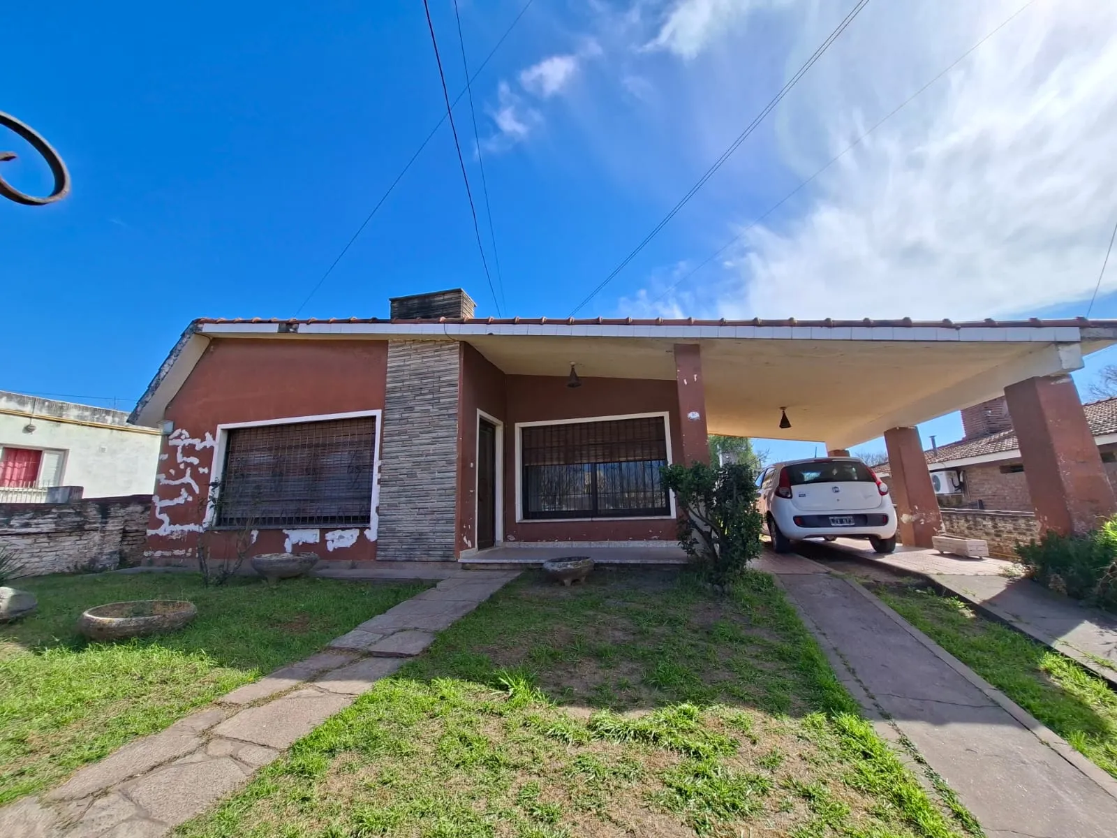 CASA MAS DEPARTAMENTO EN VENTA EN LE CENTRO DE SANTA MARIA DE PUNILLA. CA41
