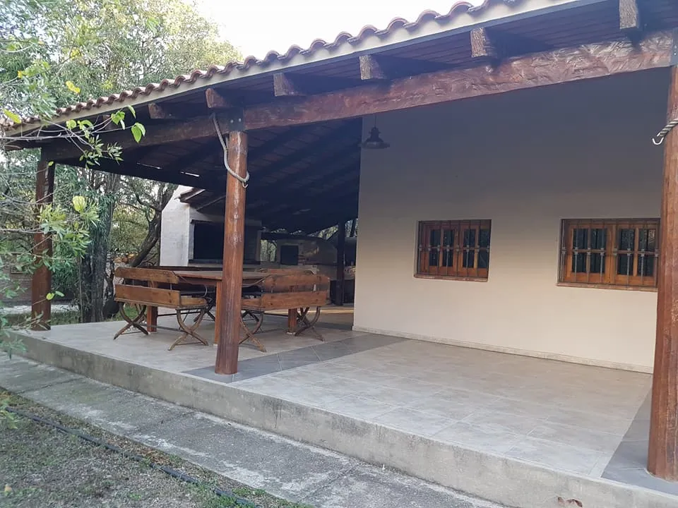 VENDO CASA QUINTA CON DOS CASAS Y PILETA