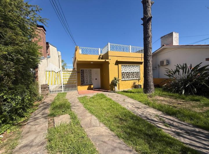 Casa · 400m² · 4 Ambientes · 1 Cochera