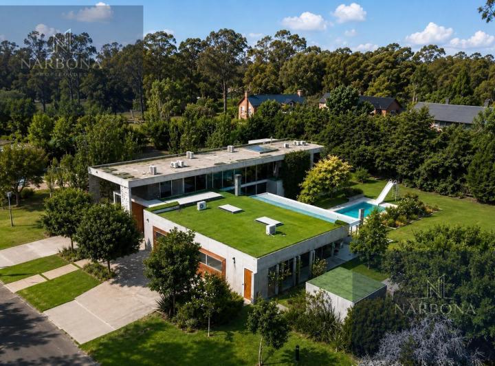 Casa · 611m² · 7 Ambientes · 7 Cocheras