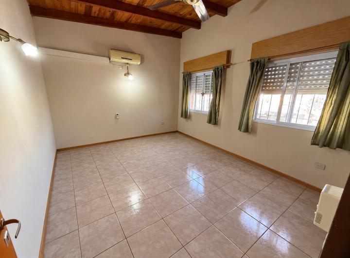 Casa · 166m² · 6 Ambientes · 2 Cocheras