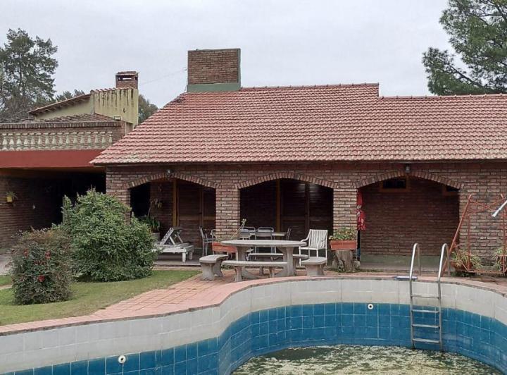Casa · 256m² · 5 Dormitorios · 3 Cocheras