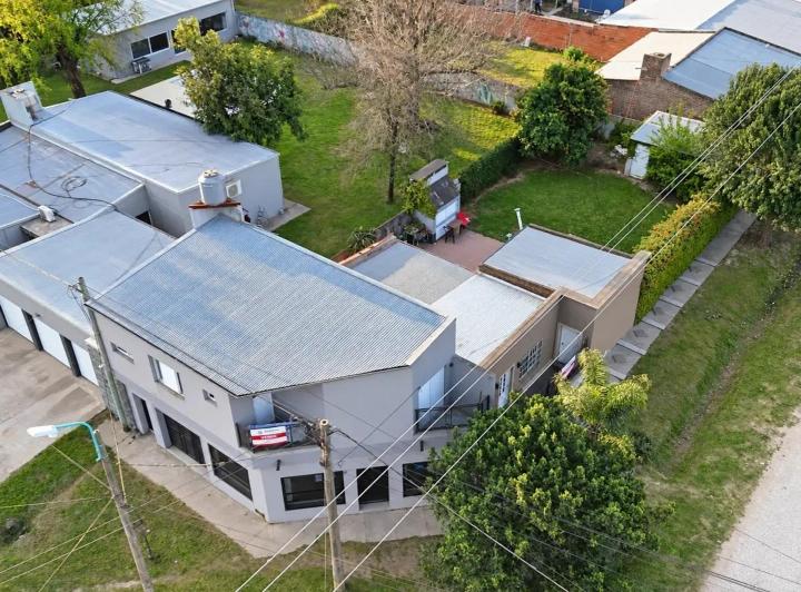 Casa · 1m² · 5 Ambientes · 1 Cochera