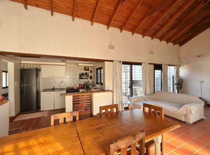 Casa · 150m² · 3 Ambientes · 2 Cocheras