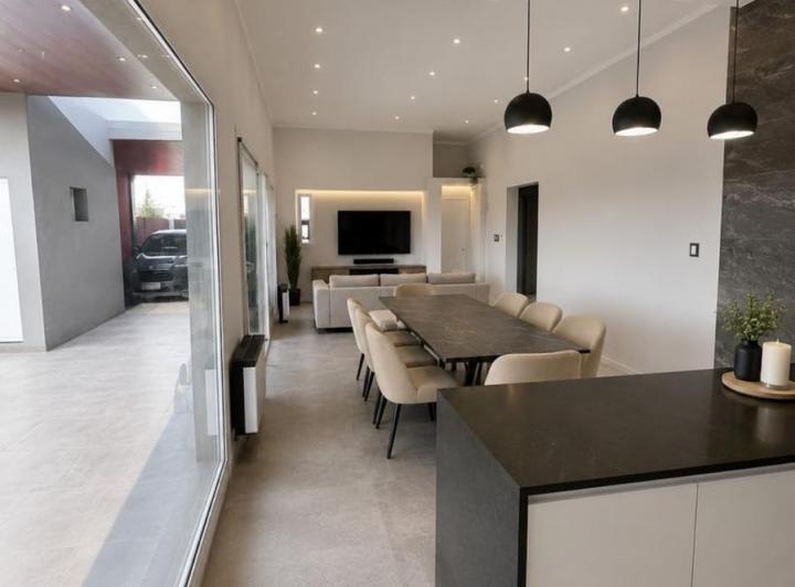 Casa · 110m² · 4 Ambientes · 3 Cocheras
